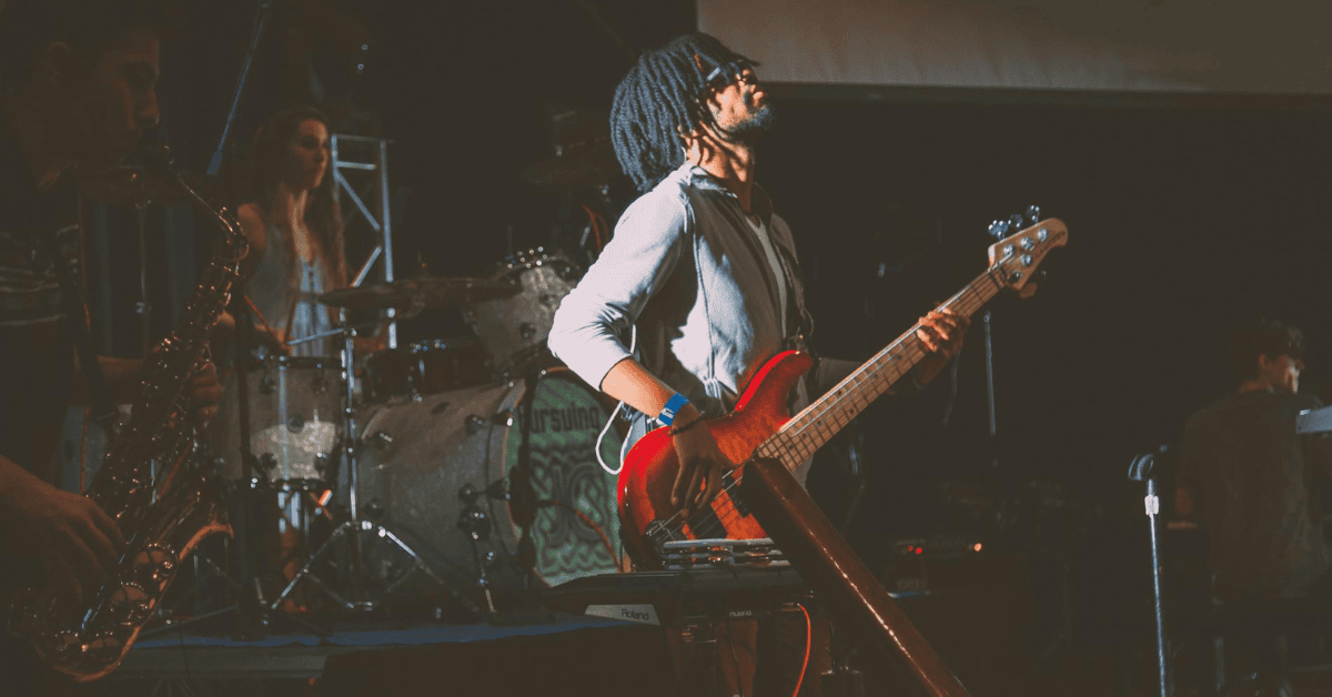 STREAMING YOUR TOUR: CHOOSING THE RIGHT CASES FOR EASY LOADING 